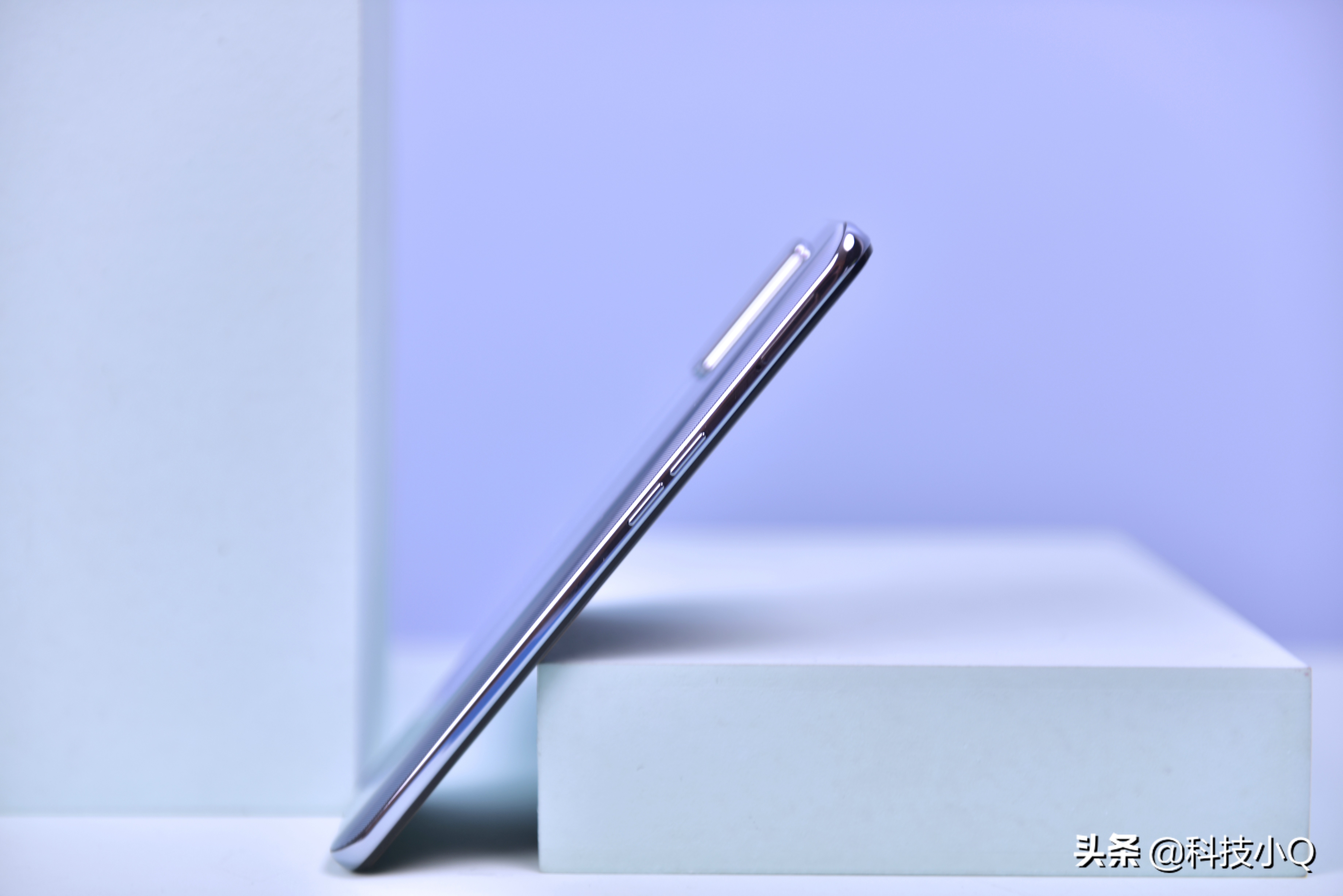 杨幂代言真我gt大师探索版,杨幂代言真我gtneo2