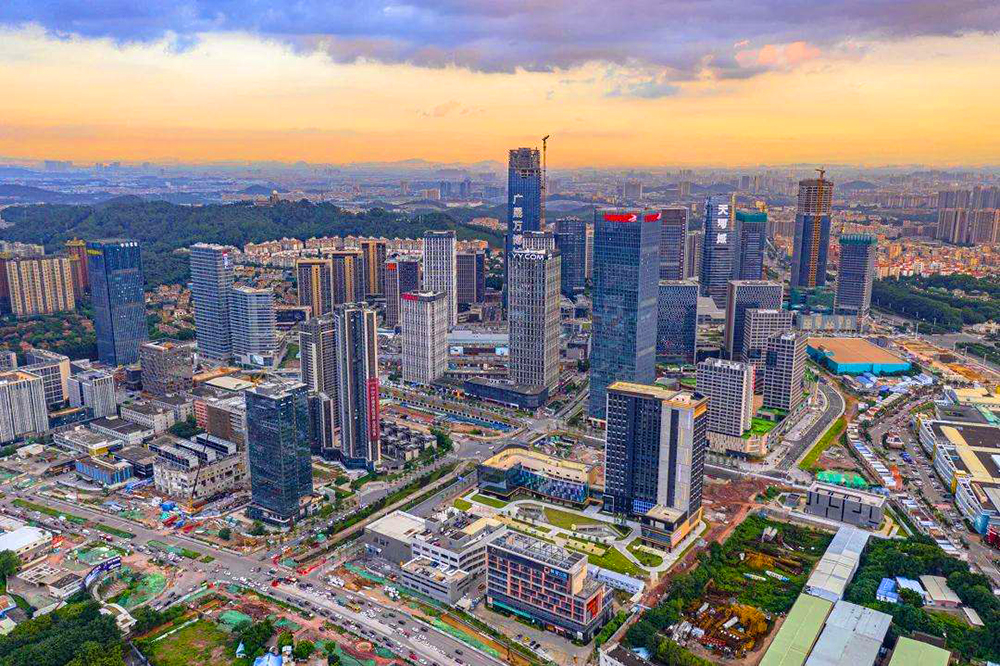 广东番禺一个镇，面积不过47平方公里，人口却有60万