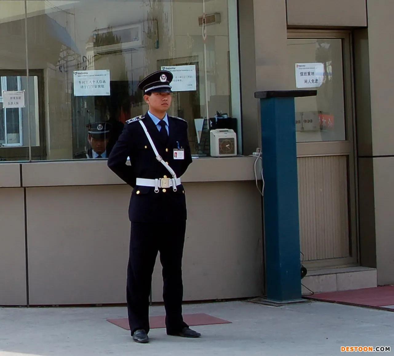 在深圳做保安有月入7000的保安吗,在深圳当过保安