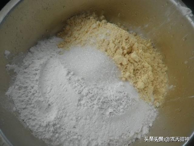 蒸玉米面白面馒头的方法比例,玉米面怎么蒸馒头好吃视频播放