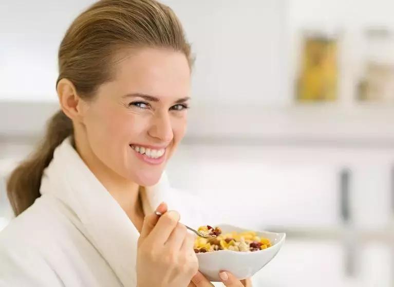 长期挨饿的胃会怎么样,减肥挨饿对胃有伤害吗