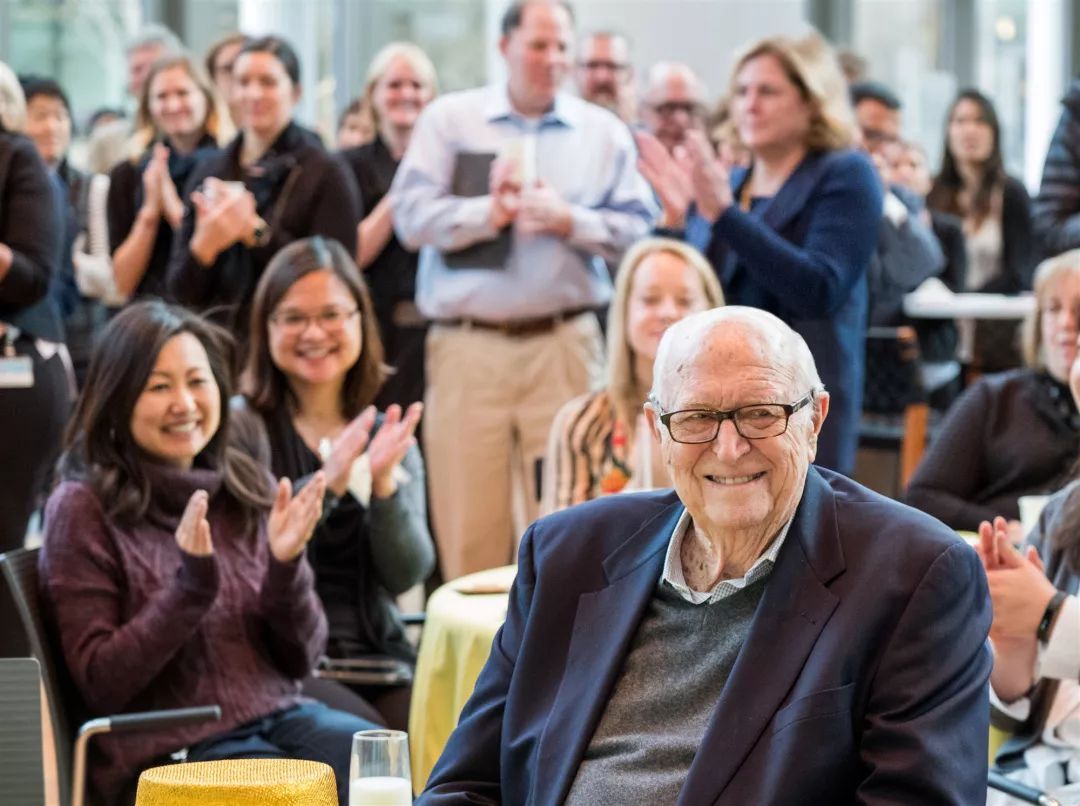 比尔盖茨梅琳达放手一搏,盖茨基金会预言2025