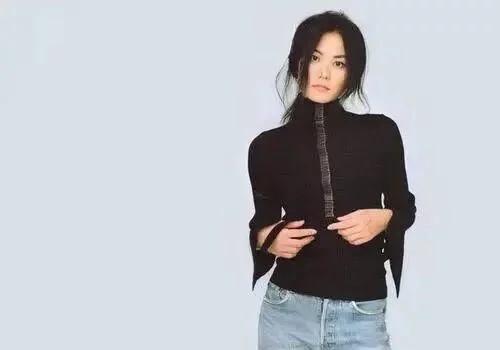 谢霆锋罕见谈感情，下意识的一句话，终于明白他为何如此痴迷王菲