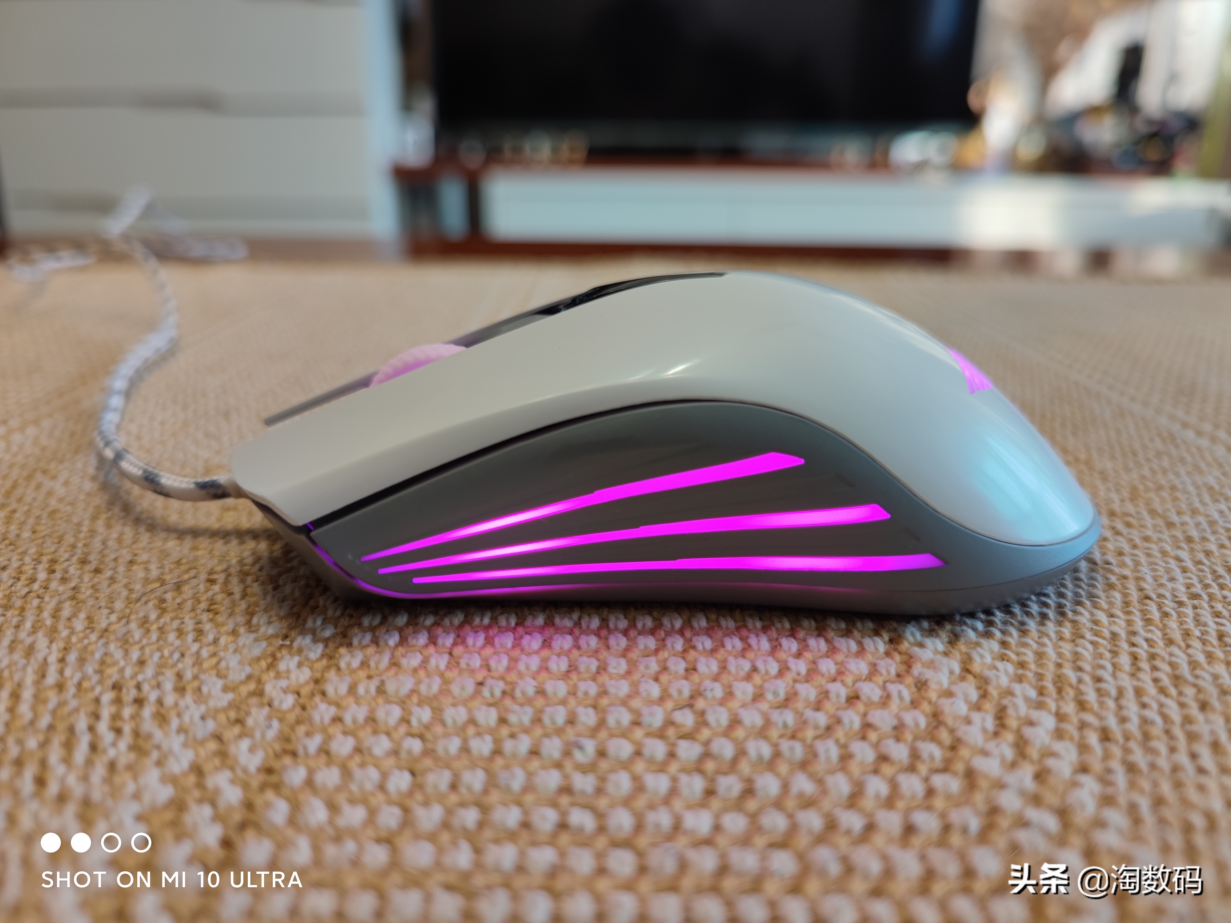 欧姆龙鼠标微动开关盖子如何拆,欧姆龙蓝点微动鼠标