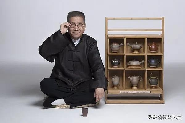 地摊卖小吃300万一年,地摊2元卖碗