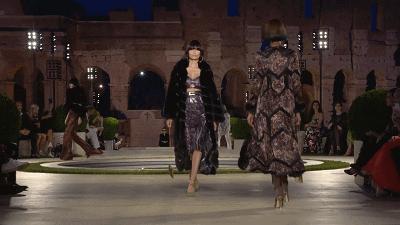 什么颜色的皮草看起来有气质,皮草穿了像暴发户