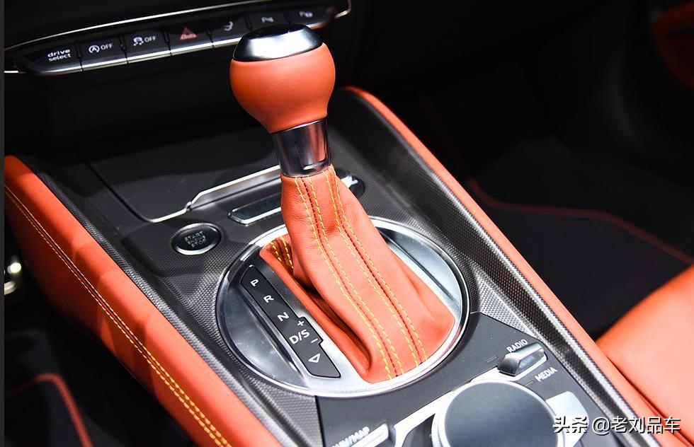 奥迪tt跑车敞篷最新报价,奥迪tt敞篷和保时捷718boxster