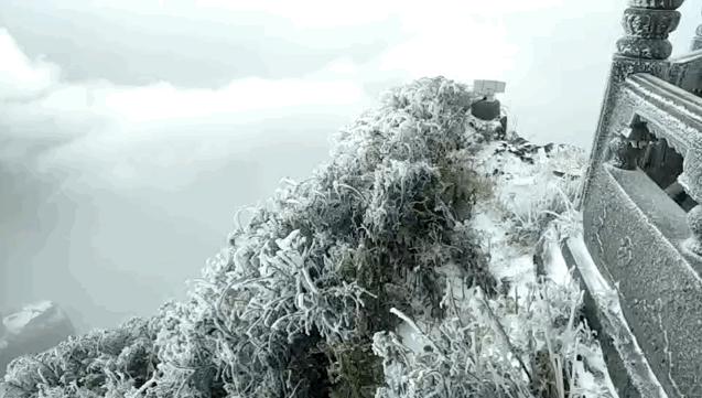 川西泡温泉看雪景,川西12月份最佳雪景泡温泉的地方