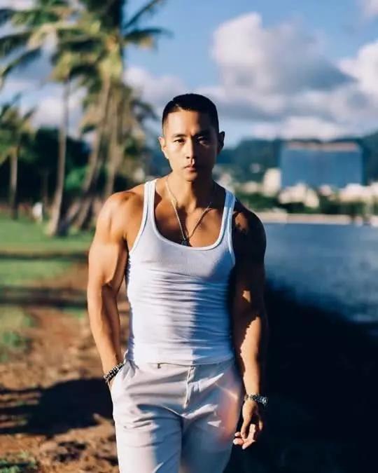 中国饭圈女孩给韩国*队军**送物资？我反手就是一个举报