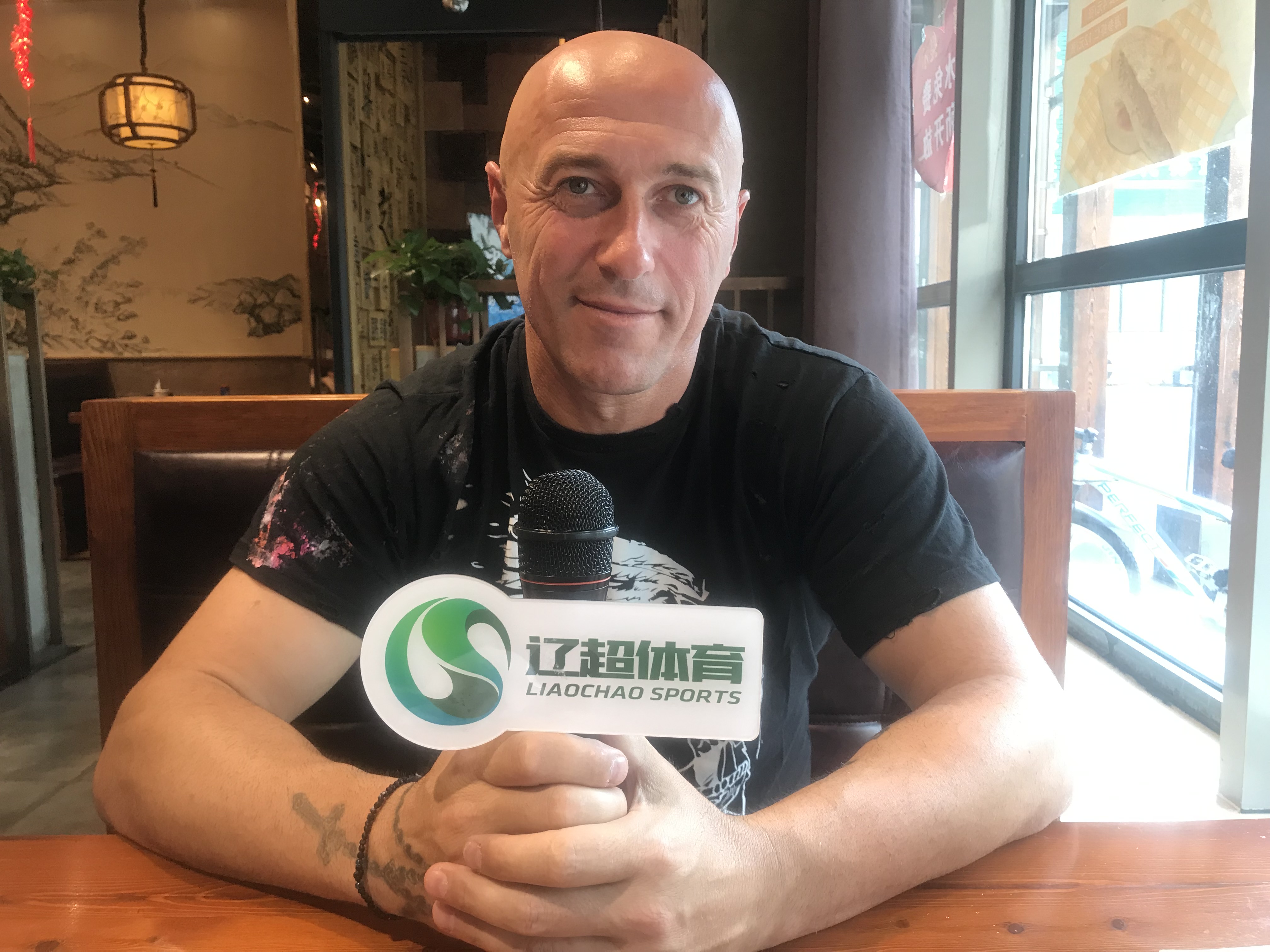 国足教练扬科维奇是实德哪个外援,大连实德扬科维奇与天津刘学宇