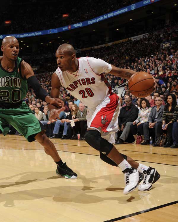 人物┃莱昂德罗-巴博萨：闪电般持球突破不可或缺的“板凳匪徒”