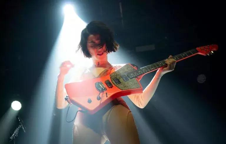 女性吉他,电吉他女吉他手