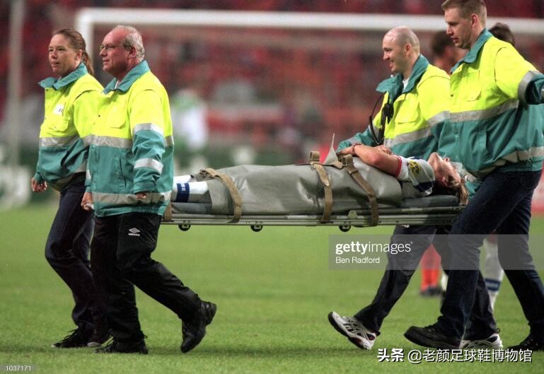 真不比齐达内差，捷克铁人也曾在欧洲优胜者杯决赛天外飞仙制胜