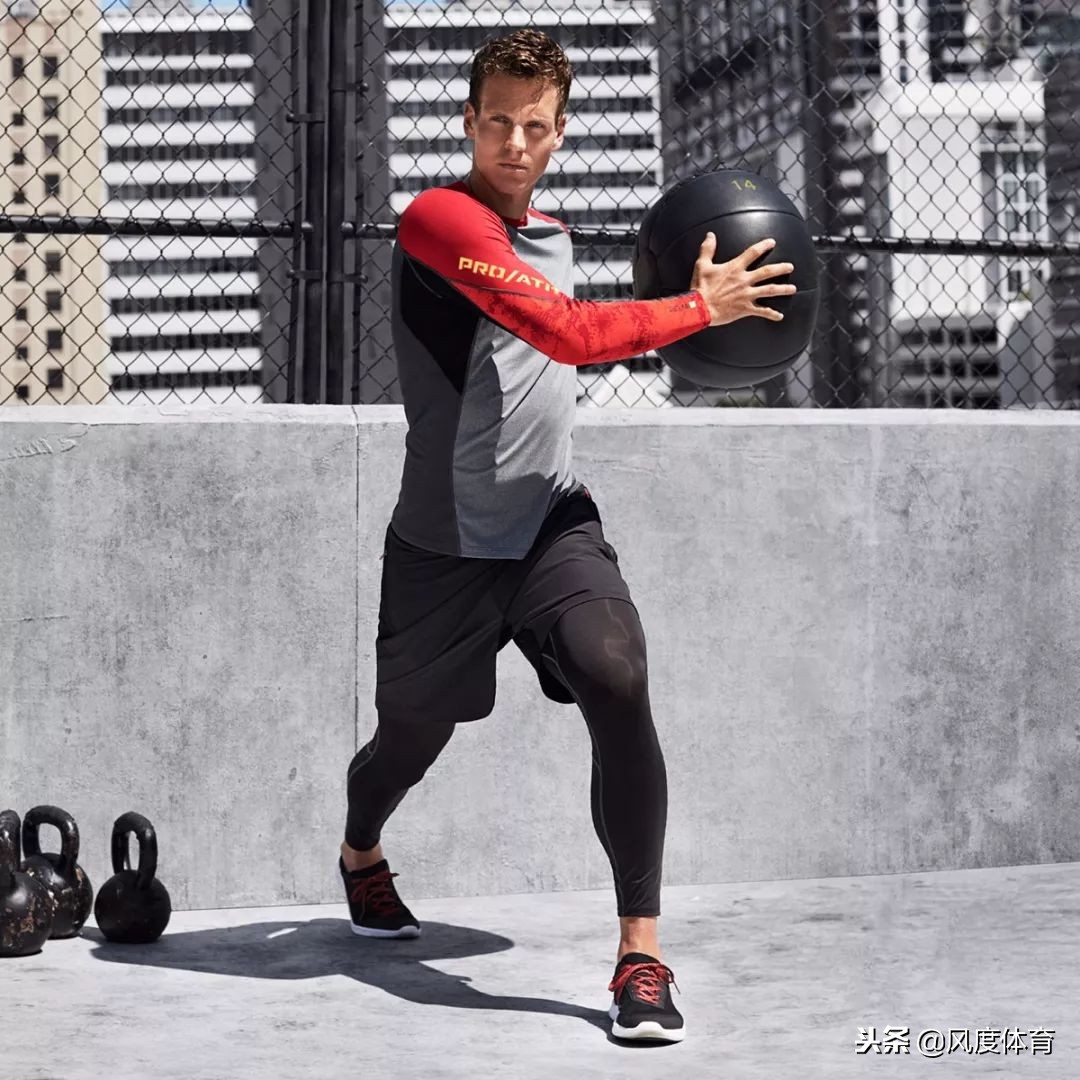 健身肌肉男穿衣搭配图片,肌肉男在健身穿衣搭配