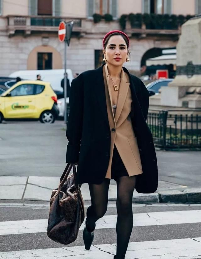 驼色大衣配色法则教你穿出高级感,暖驼色搭驼色大衣好看吗