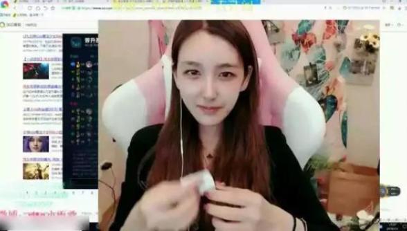 Rita素颜直播自黑好丑，水友：奶奶好