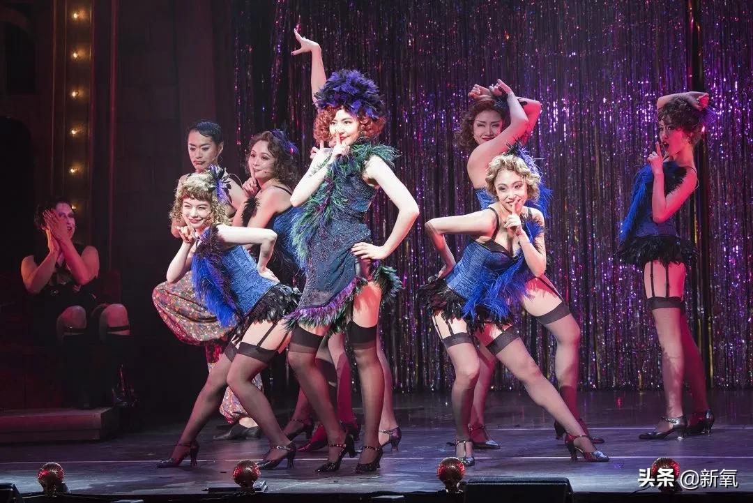 12岁腿长超出相框，因畸形审美被喷到息影，如今纯欲人设全网叫好