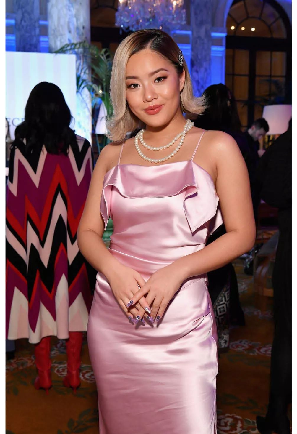 王菊适合什么眼影,王菊用的眼线