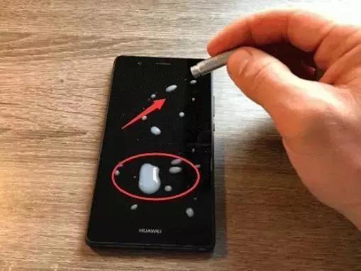 手机屏幕总擦好么,手机屏幕经常掉灰怎么办