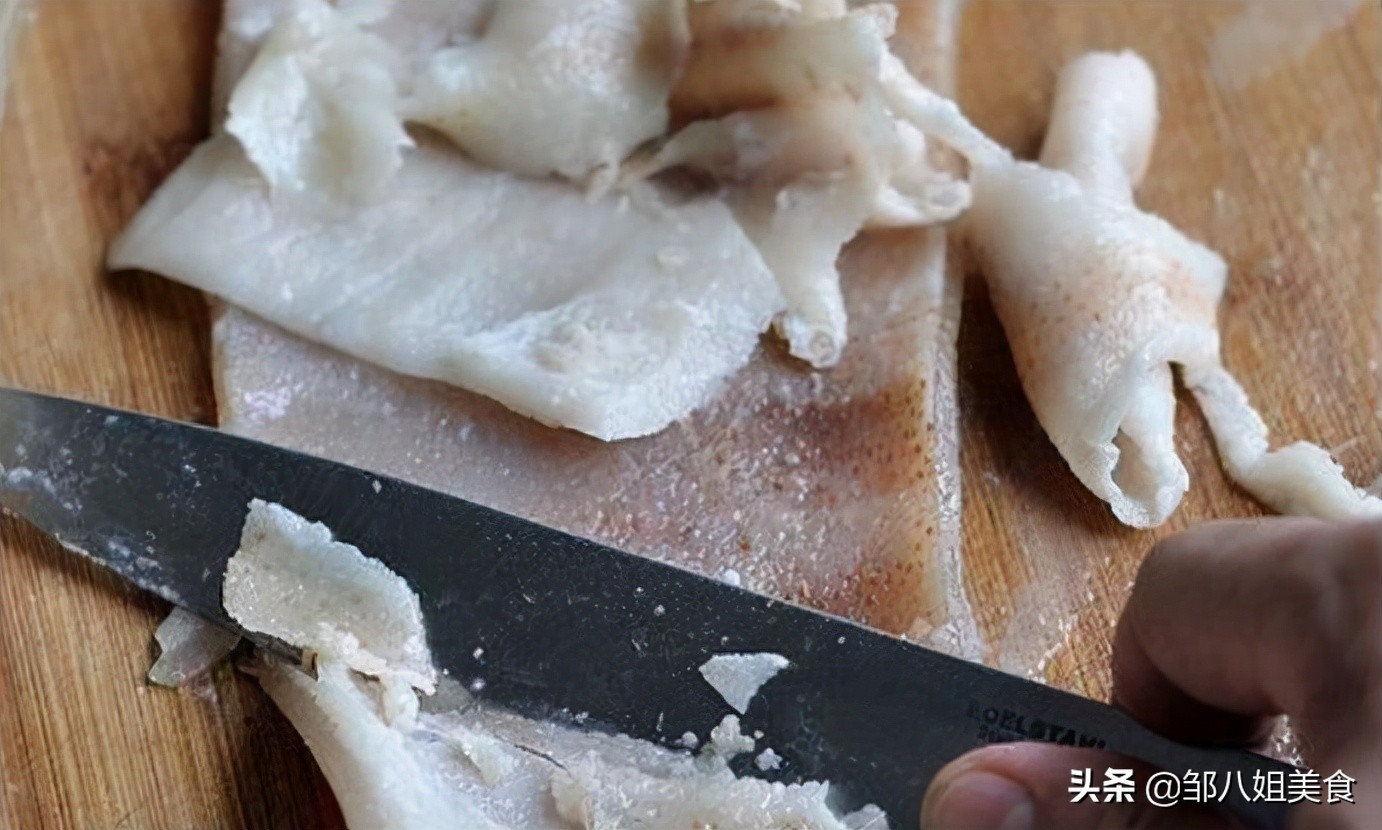 做猪皮冻的方法与技巧,做猪皮冻猪皮沉底怎么回事