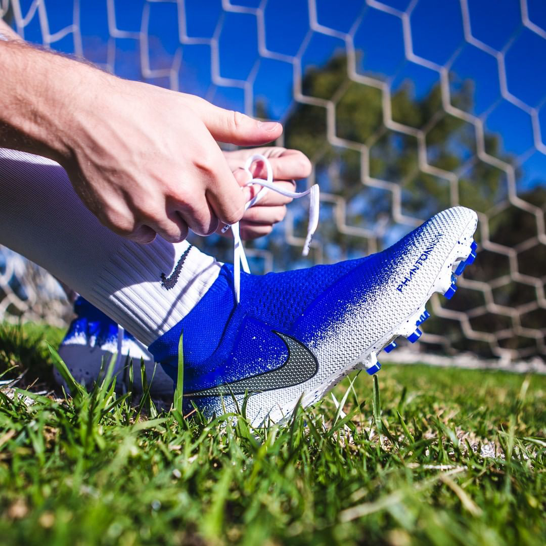 安踏足球鞋enjoyz,看足球鞋就怦然心动