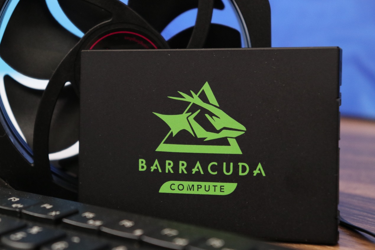 都是固态硬盘还需要分盘吗,都是闪存u盘和固态究竟差在哪儿