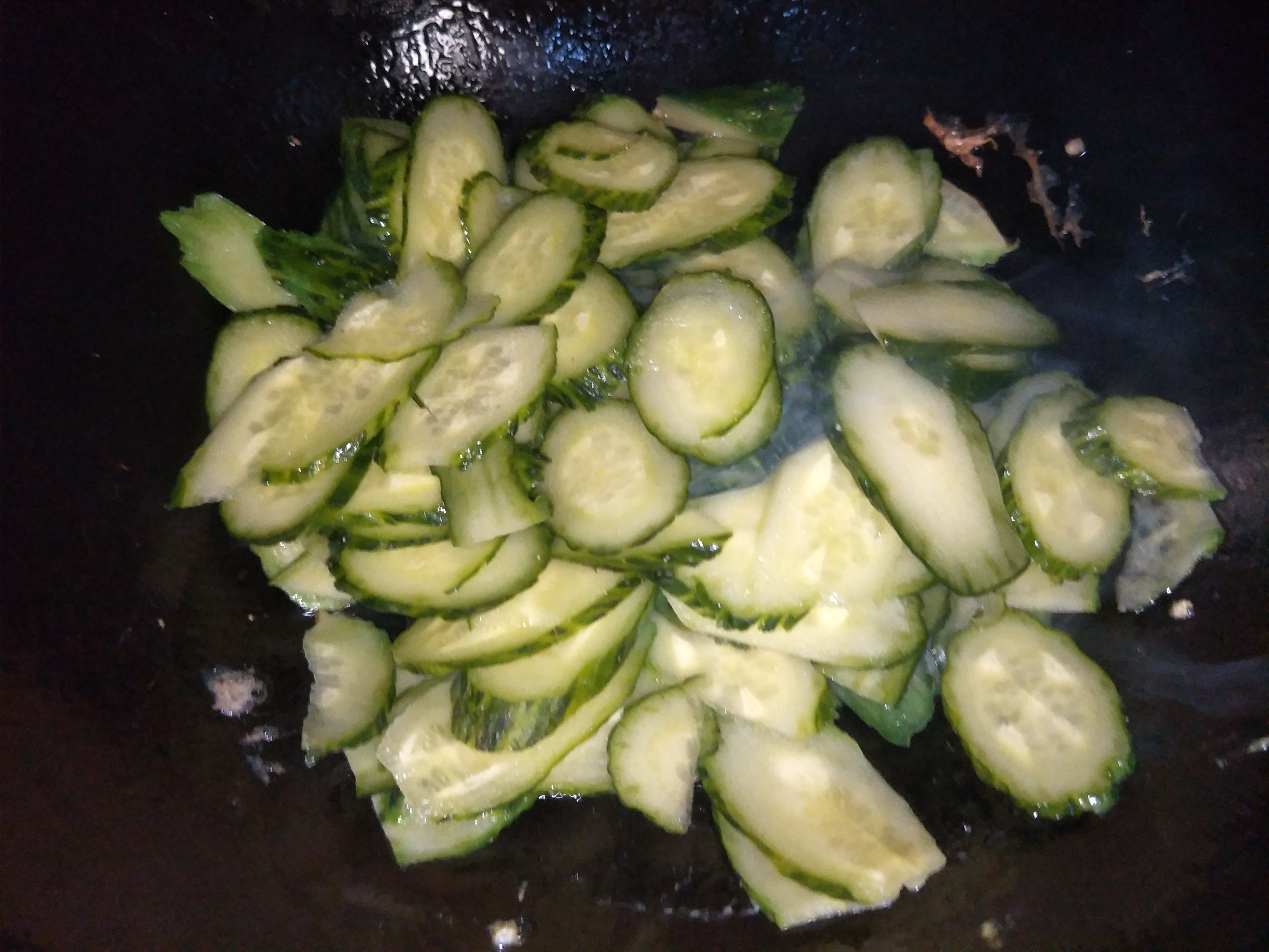 西红柿炒鸡蛋炒黄瓜的做法大全,西红柿炒黄瓜是怎么切