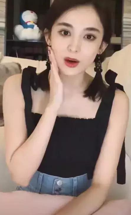 古力娜扎迪丽热巴头型一样吗,古力娜扎迪丽热巴侧脸