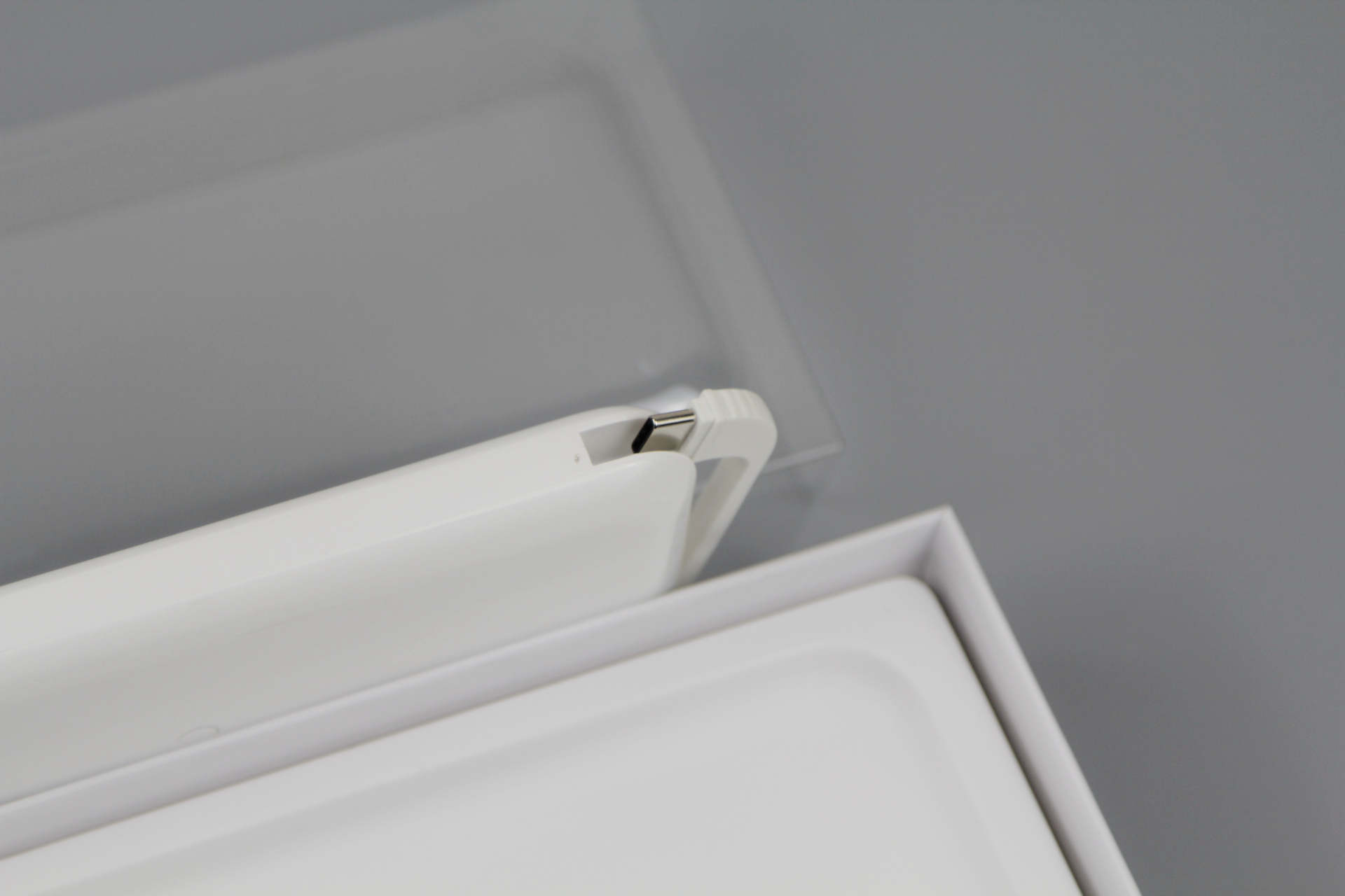 摩米士移动电源测评,摩米士轻奢无线电源