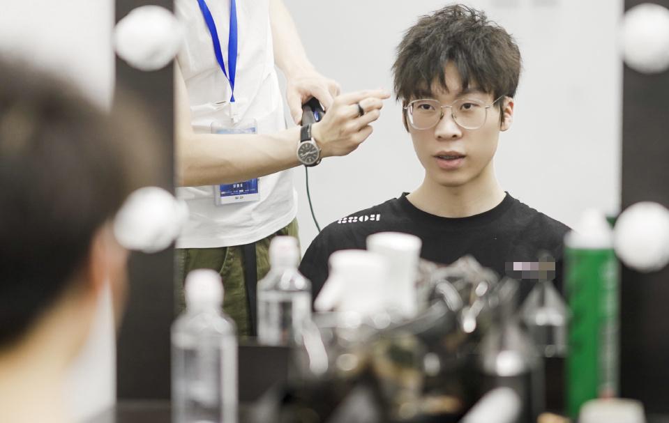 迷神领衔滔搏入驻斗鱼，*情纵**和杀手碰面，上演韩信李白大战？