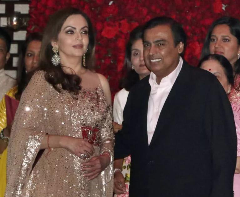 印度首富为逃命丢弃豪宅,印度首富弃住27层豪宅放弃豪宅