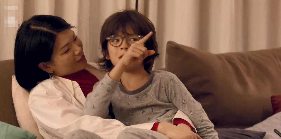 这个敢在客厅挂“*爱性**关系”画的妈妈，太飒了