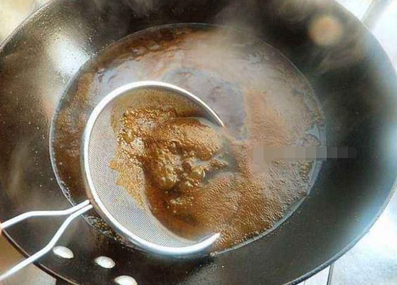 自制黄豆酱油一斤酱饼放多少水,自制黄豆酱油水比例