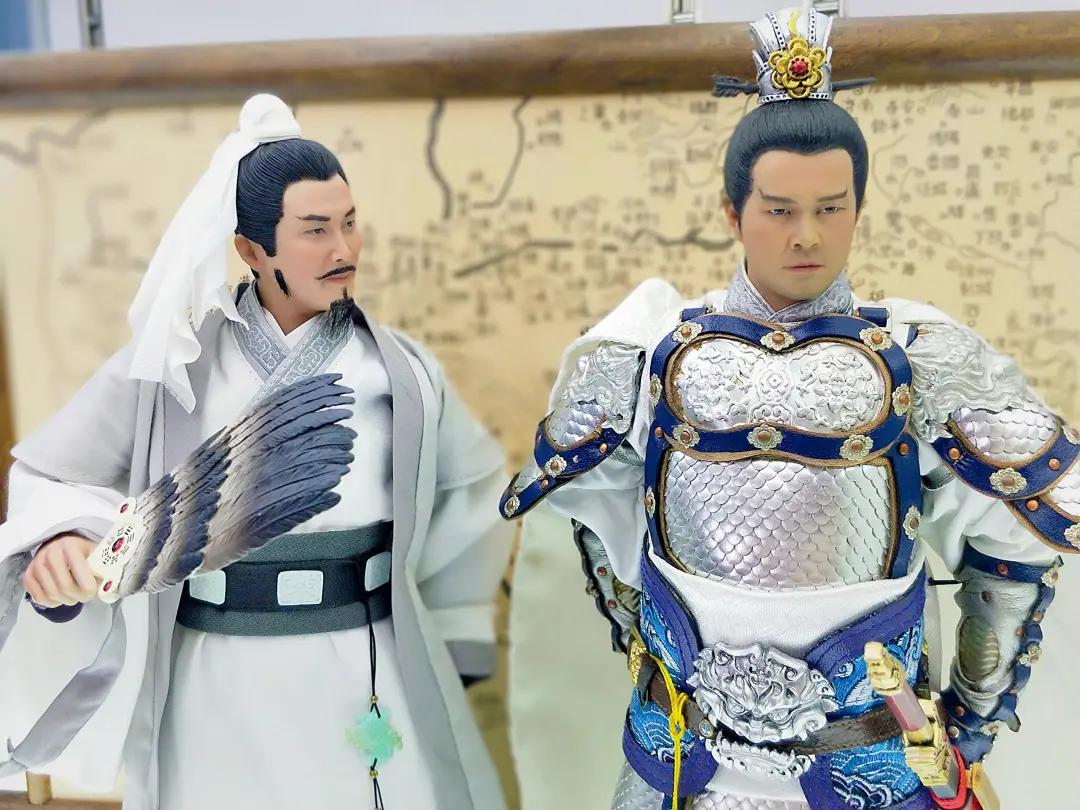 90鍚庡皬浼欐敼閫犲崈骞村竷鏂欏緛鏈嶅鍥戒汉,鍐呰挋灏忎紮鍋氱殑涓夊浗鎵嬪姙