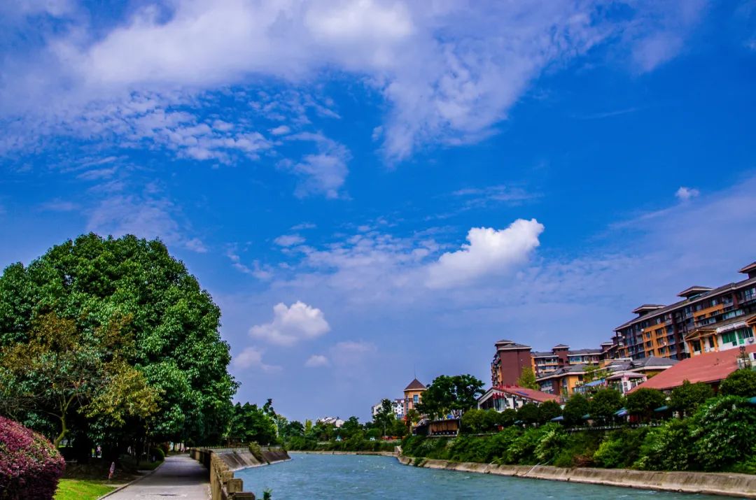 都江堰做防水,都江堰是怎样进行防洪灌溉的简短