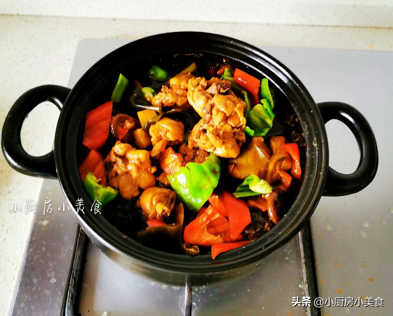 炖一锅肉拌饭,鸡肉汤拌米饭