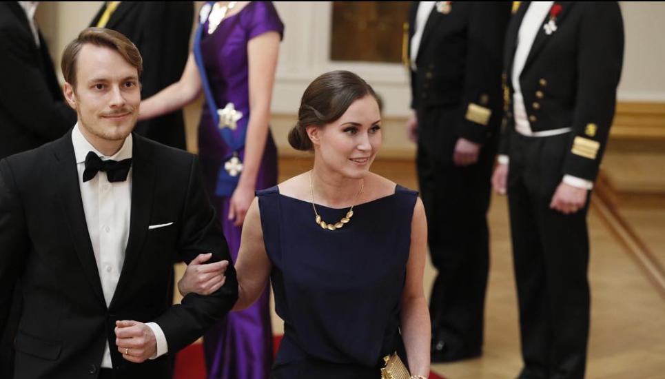 芬兰34岁美女总理自拍图曝光：喜欢与帅哥合影，爱分享私生活