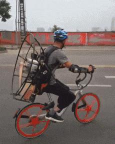 我在学校超市买了一包南京煊赫门收了我19块,我该怎么举报