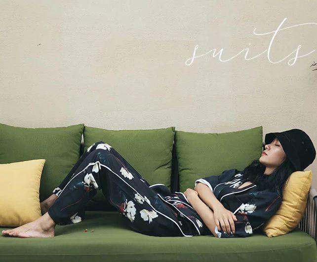 轻熟性感,这3家店的「西装+衬衣+连衣裙」带着法式慵懒