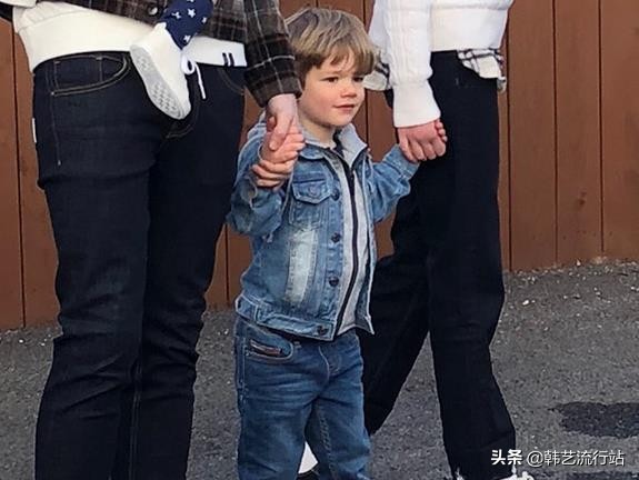 洋气童装最新款时髦上档次冬款,比较潮个性质量又好的童装店推荐