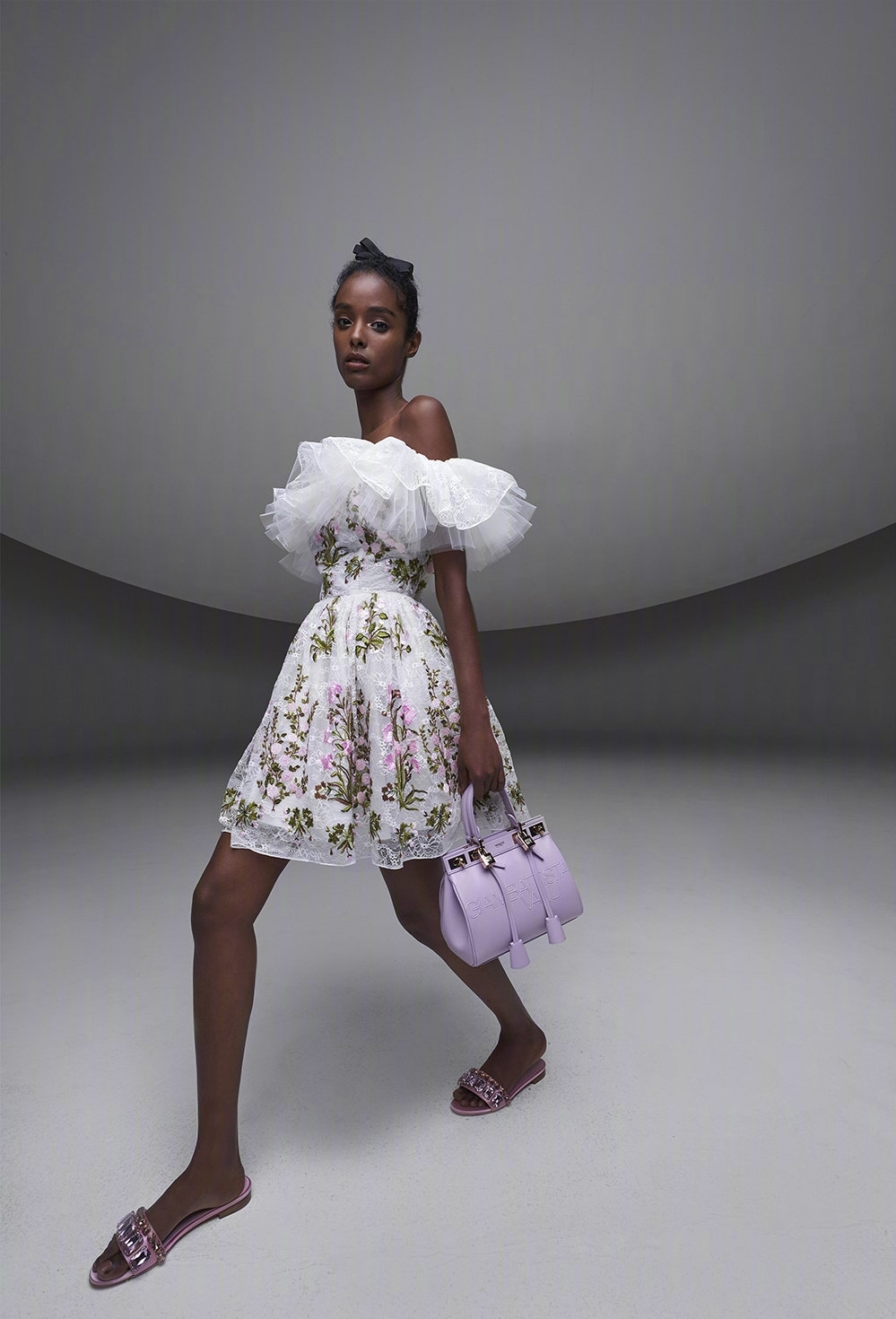 夏季碎花连衣裙适合什么年纪穿,雪纺碎花连衣裙长袖长款怎么穿搭