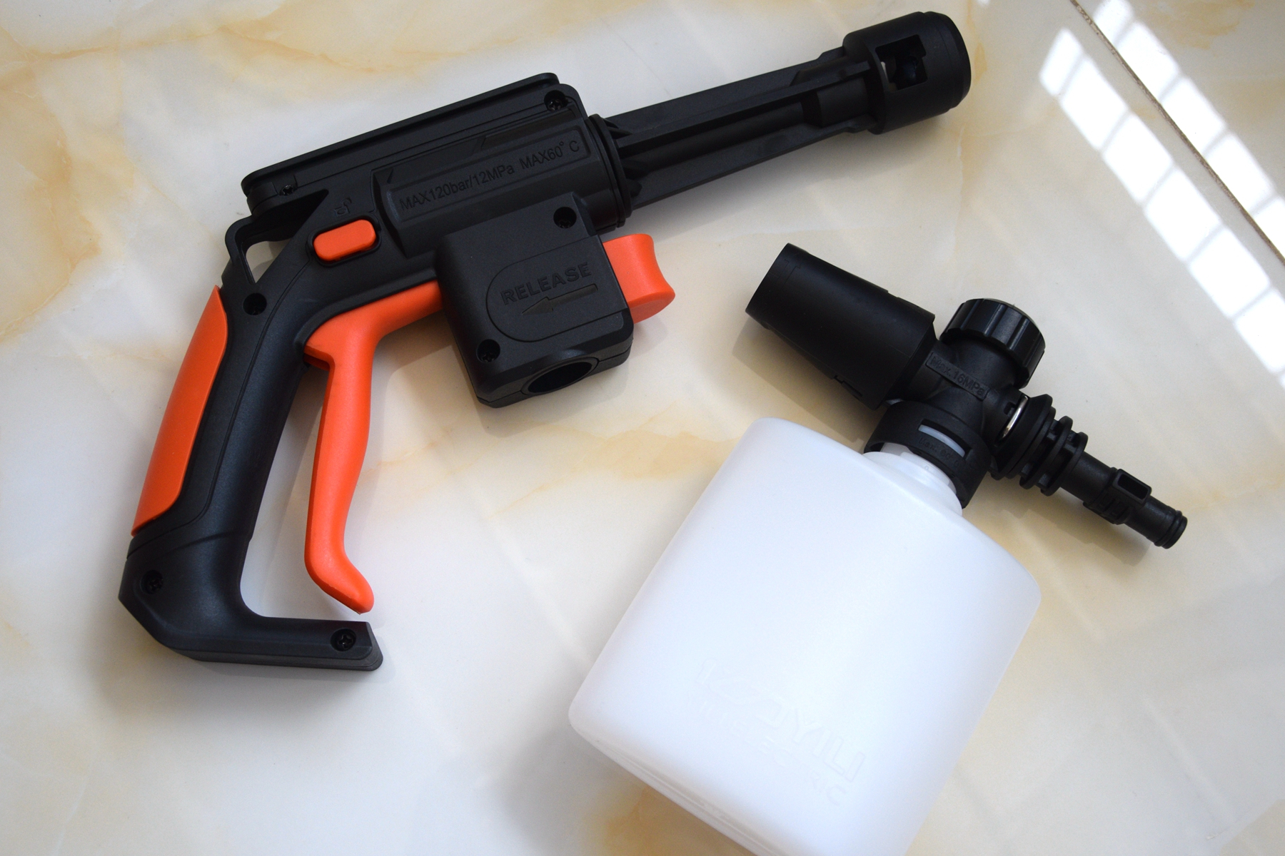 亿力黑骑士洗车机质量怎么样呢,家用亿力黑骑士洗车机洗车视频