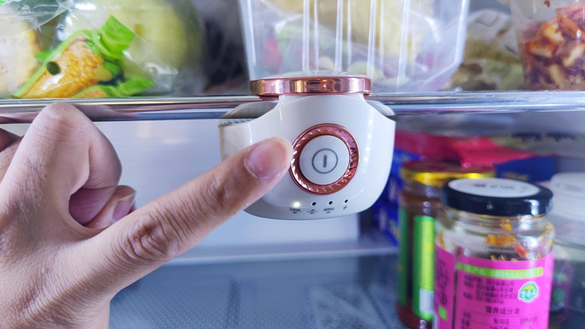 摩飞冰箱除味器使用方法,摩飞冰箱除味器老爸评测