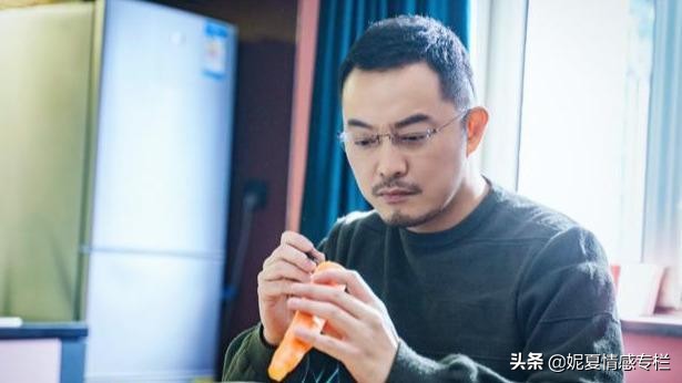 男人到中年有多无奈与心酸,男人到了中年就会不再为别人操心