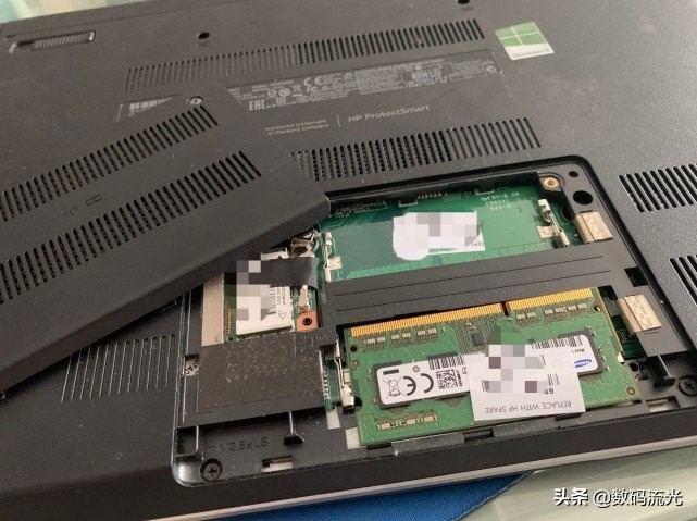 客户电脑摔不开机了，老板说至少500修好，我花三分钟免费修好