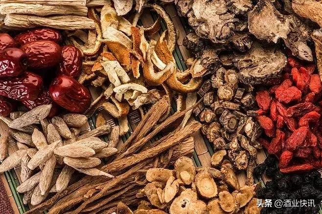 白酒五粮液是什么香味,五粮液的五种粮食口感