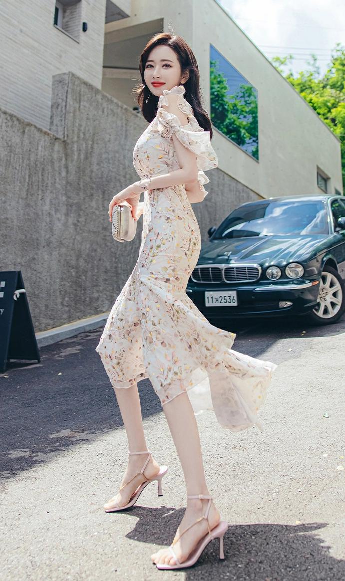 夏季新款法式设计感短款碎花,碎花连衣裙夏季雪纺新款中长款