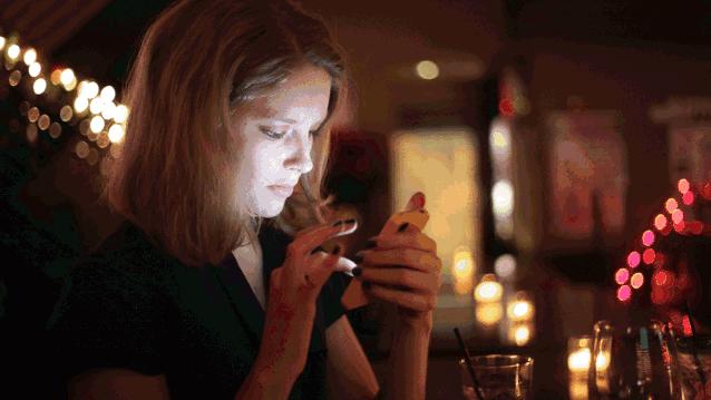 嘴巴周围老是反复长痘已经半年了,47岁嘴周围反复长痘什么原因