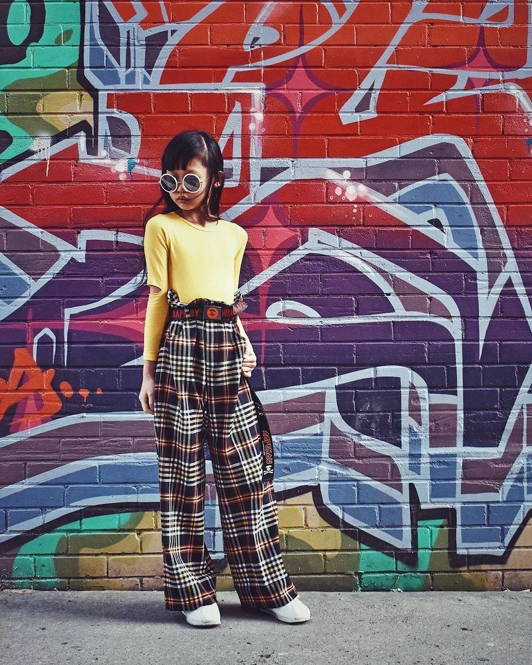 9岁小姑娘滑板视频,9岁滑板女孩