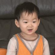 女生胸大穿什么衣服显小,女生胸特别大穿什么衣服